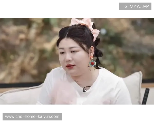 杨天真勇攀岩壁挑战自我展现独立精神与自由探索的无限可能 杨天真勇攀岩壁挑战自我展现独立精神与自由探索的无限可能