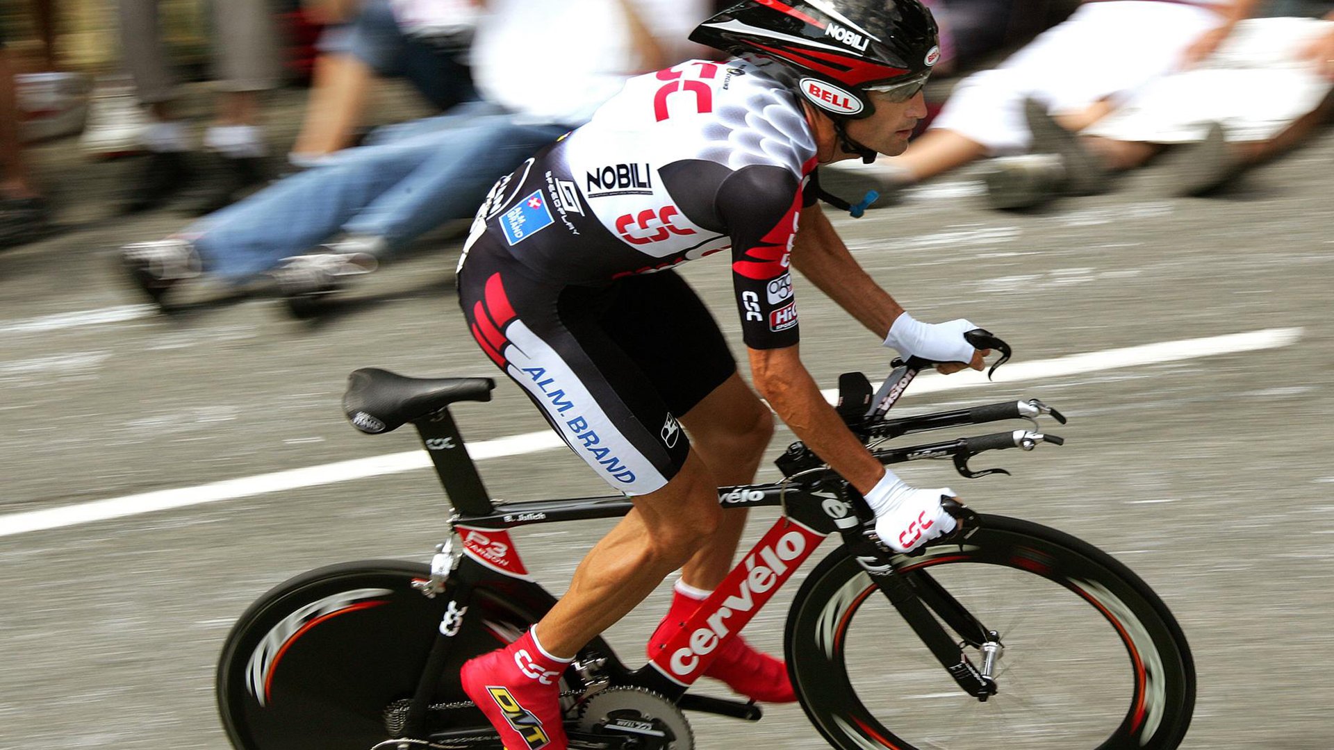 “高校自律跑步社‘无打卡照片日’实验” 强调内在动机